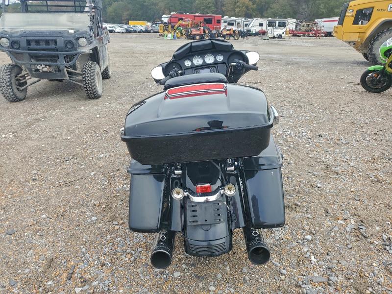 HARLEY-DAVIDSON FL 2016