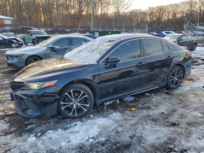 Фото 1 - TOYOTA CAMRY