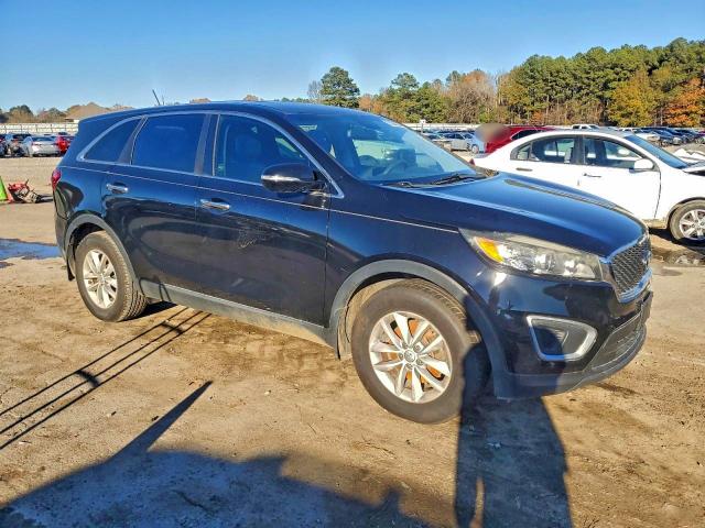 Фото 4 - KIA SORENTO