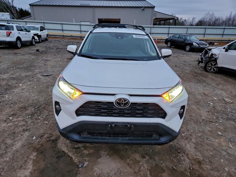 Фото 5 - TOYOTA RAV4