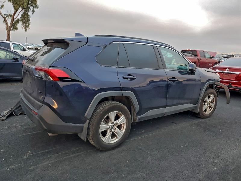 Фото 3 - TOYOTA RAV4