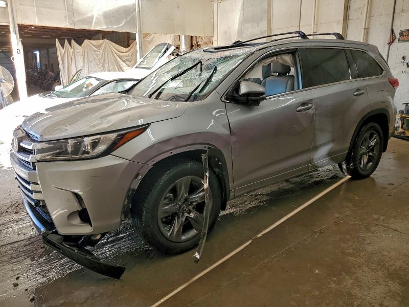 Фото 1 - TOYOTA HIGHLANDER