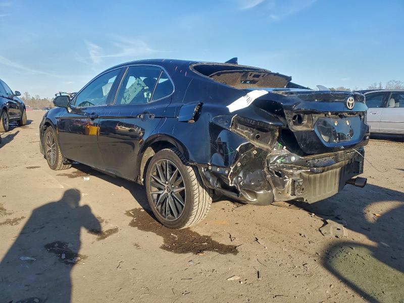 Фото 2 - TOYOTA CAMRY