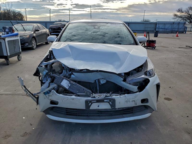 Фото 5 - TOYOTA PRIUS