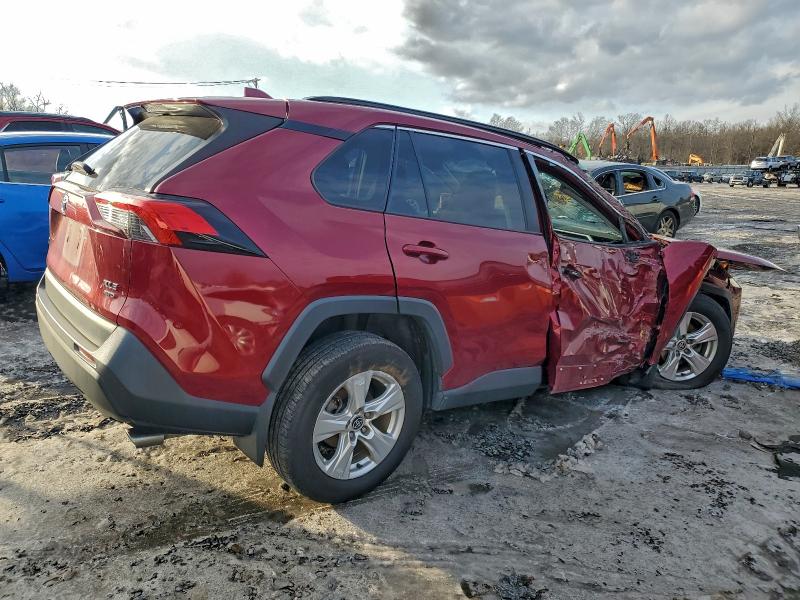 Фото 3 - TOYOTA RAV4