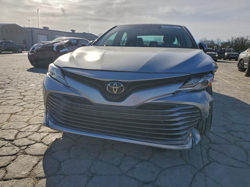 Фото 5 - TOYOTA CAMRY