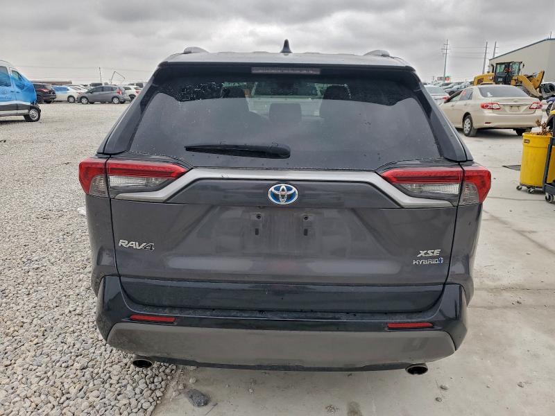 Фото 6 - TOYOTA RAV4