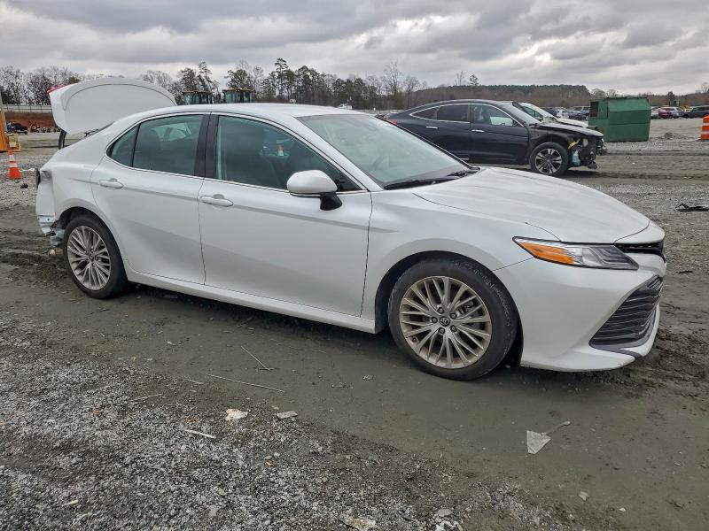 Фото 4 - TOYOTA CAMRY