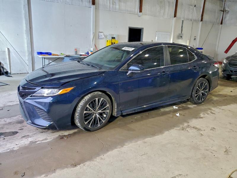 Фото 1 - TOYOTA CAMRY