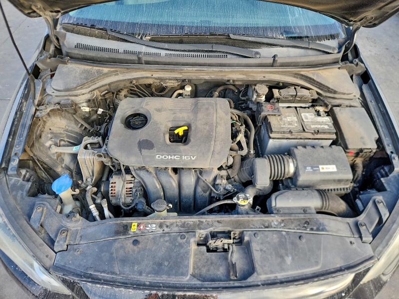 Фото 11 - HYUNDAI ELANTRA