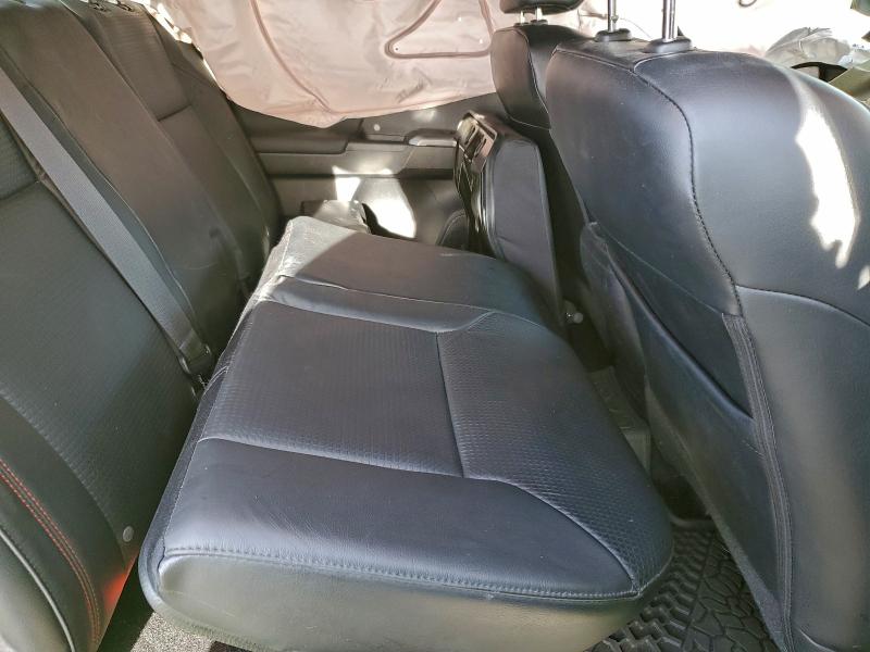 Фото 10 - TOYOTA TACOMA