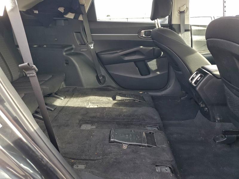 Фото 11 - KIA SORENTO