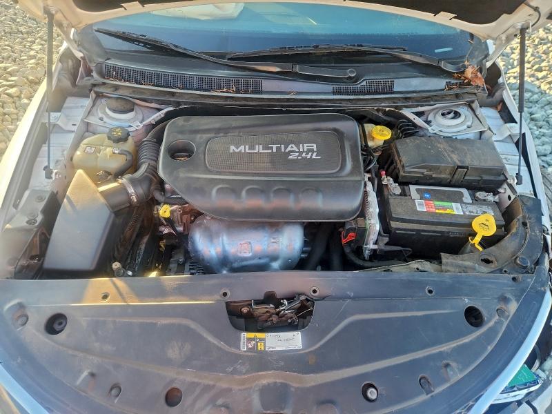 Фото 11 - CHRYSLER 200