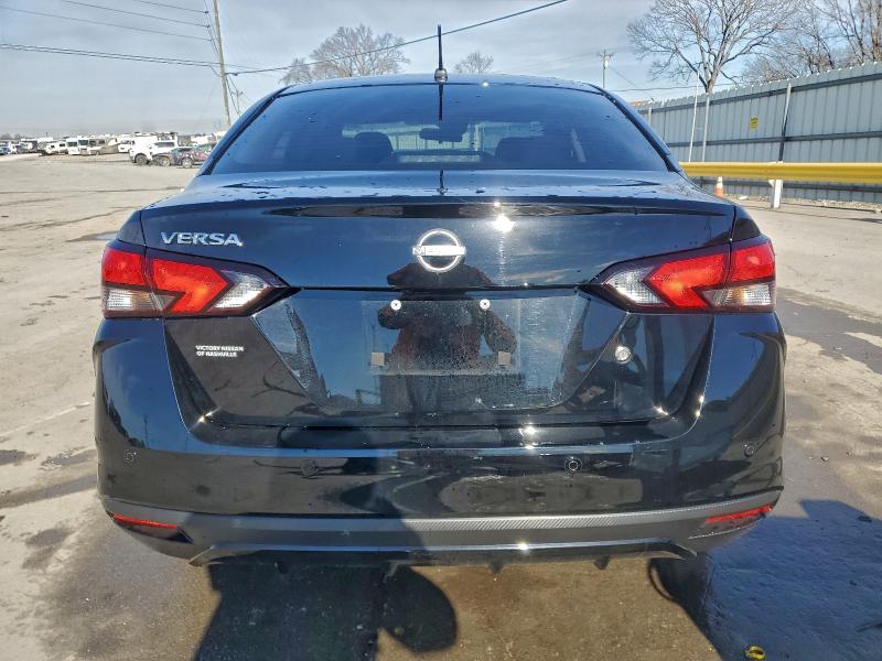 Фото 6 - NISSAN VERSA