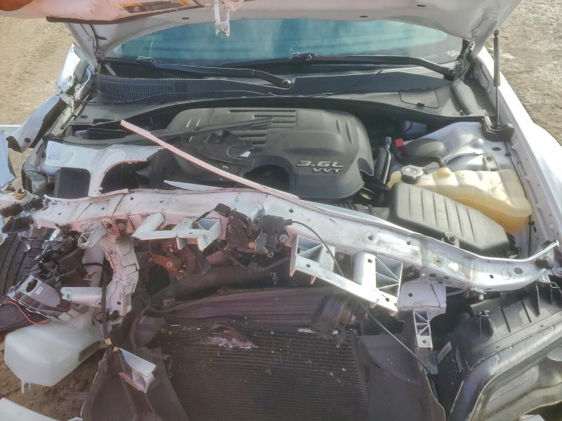 Фото 11 - CHRYSLER 300