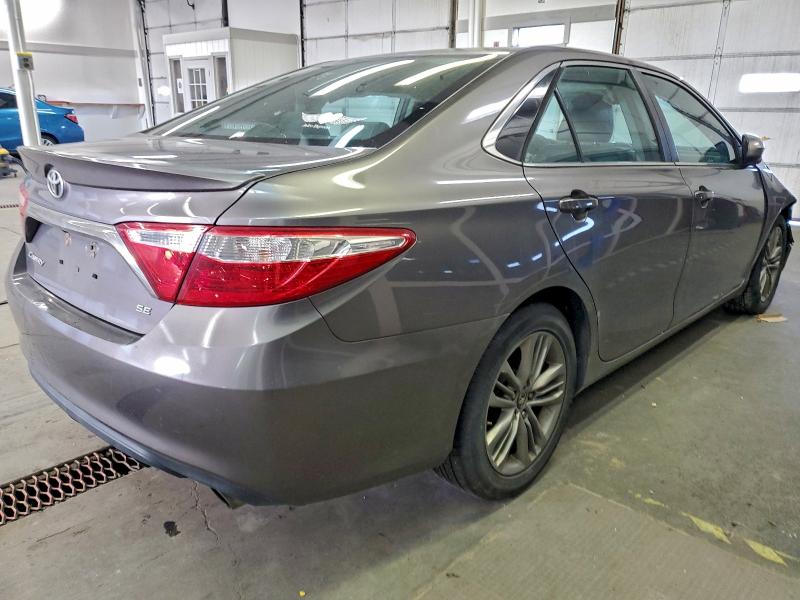 Фото 3 - TOYOTA CAMRY