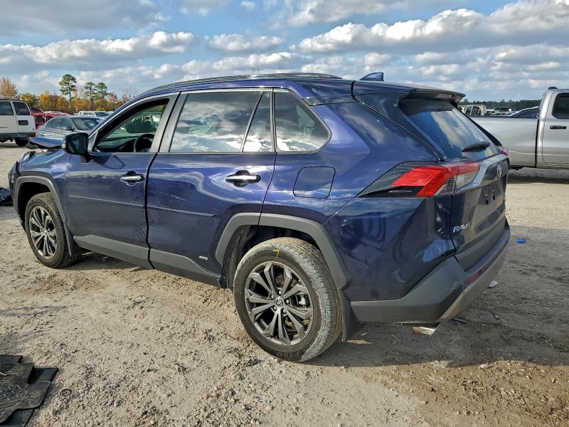 Фото 2 - TOYOTA RAV4