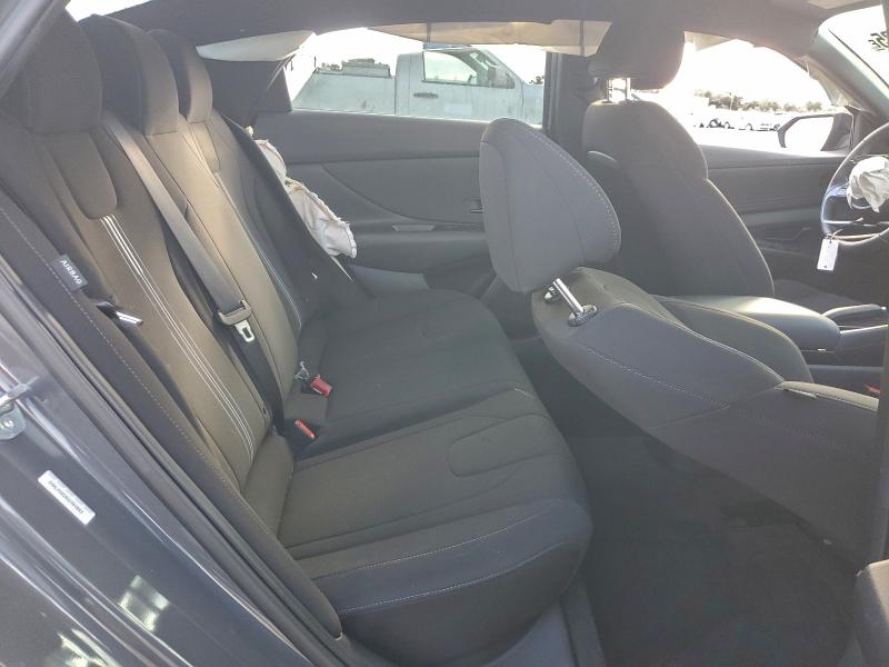 Фото 10 - HYUNDAI ELANTRA