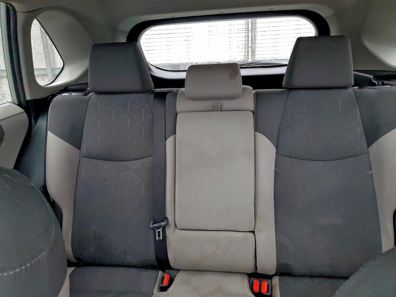 Фото 10 - TOYOTA RAV4