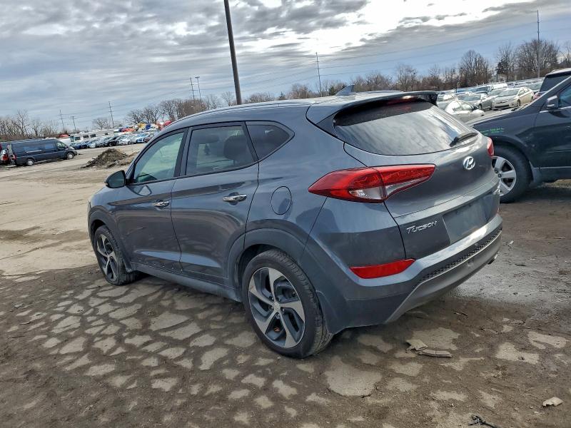 Фото 2 - HYUNDAI TUCSON