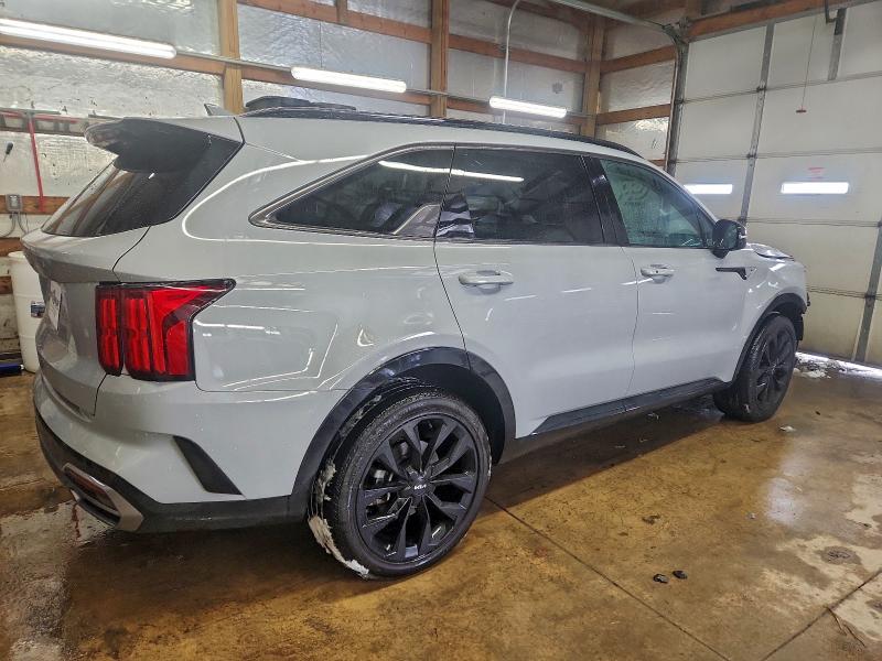 Фото 3 - KIA SORENTO