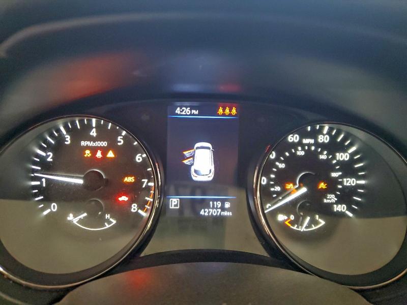 Фото 9 - NISSAN ROGUE