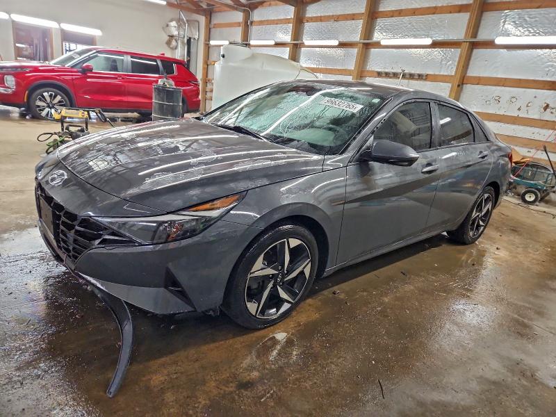 Фото 1 - HYUNDAI ELANTRA