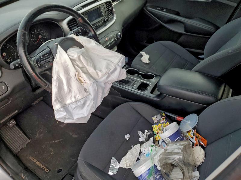 Фото 8 - KIA SORENTO