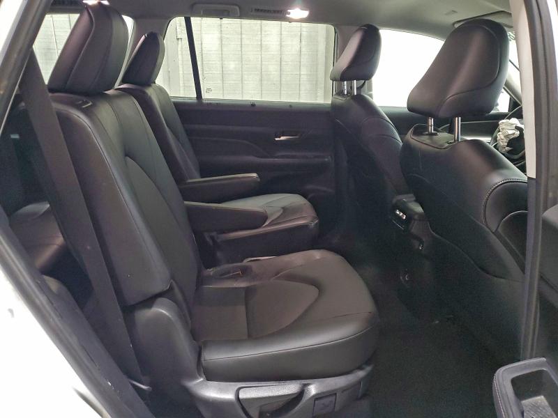 TOYOTA GRAND HIGH 2024 VIN 5TDAAAB50RS051976