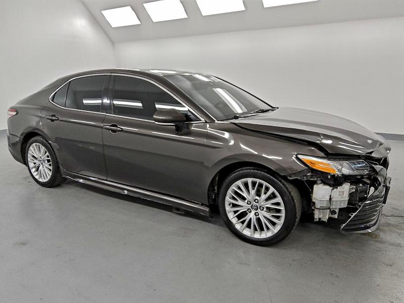 Фото 4 - TOYOTA CAMRY