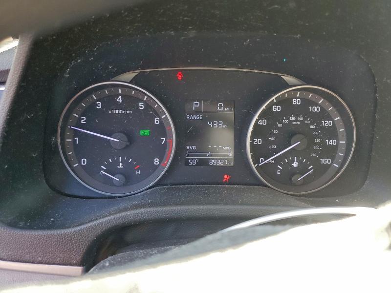 Фото 9 - HYUNDAI ELANTRA