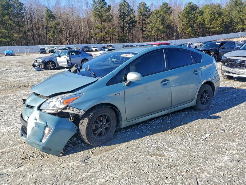 Фото 1 - TOYOTA PRIUS