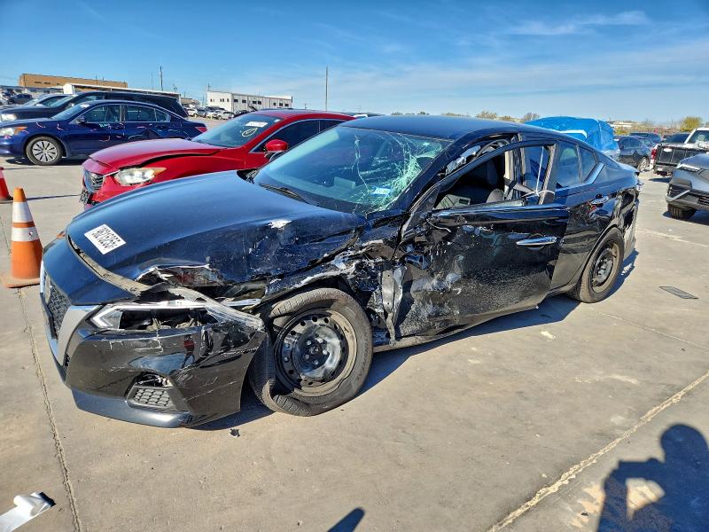 Фото 1 - NISSAN ALTIMA