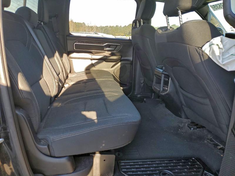 Фото 10 - RAM 1500