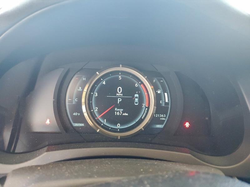 Фото 9 - LEXUS IS