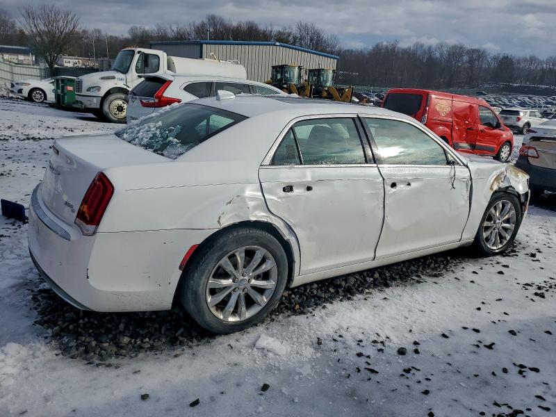 Фото 3 - CHRYSLER 300