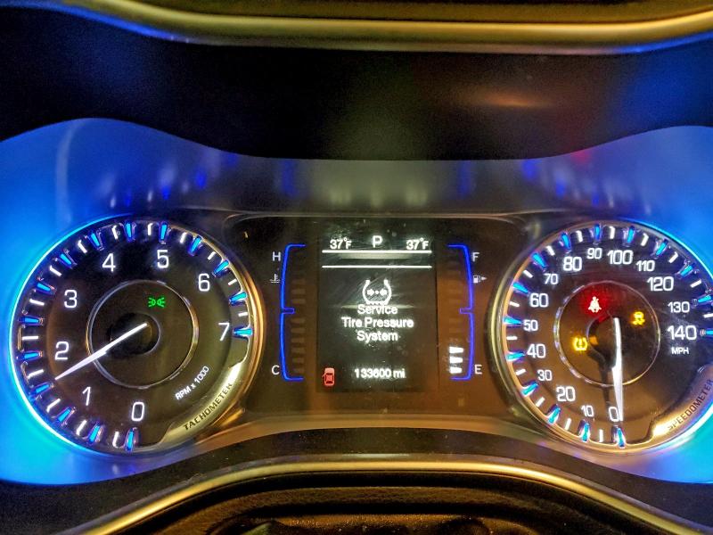 Фото 9 - CHRYSLER 200