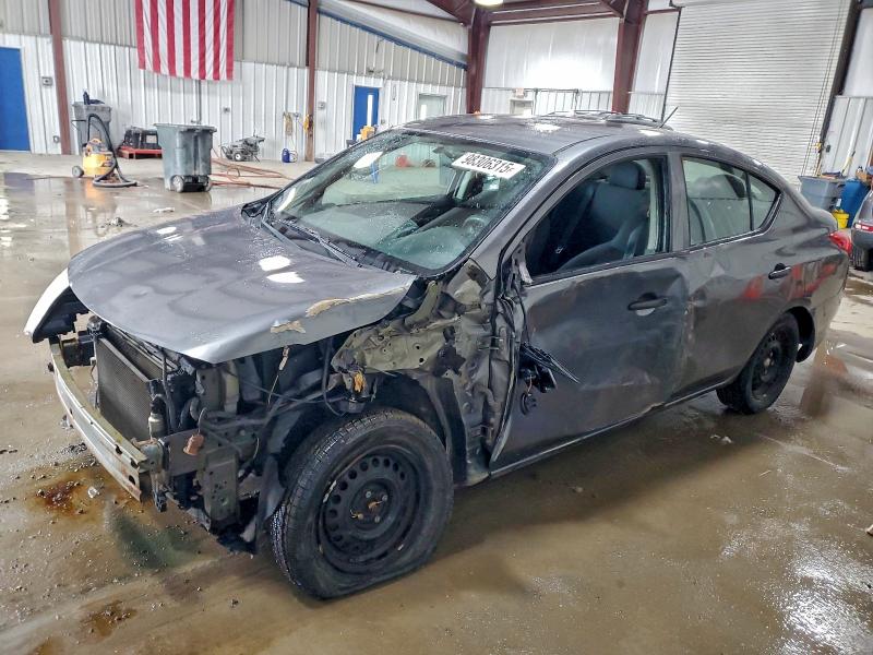 Фото 1 - NISSAN VERSA