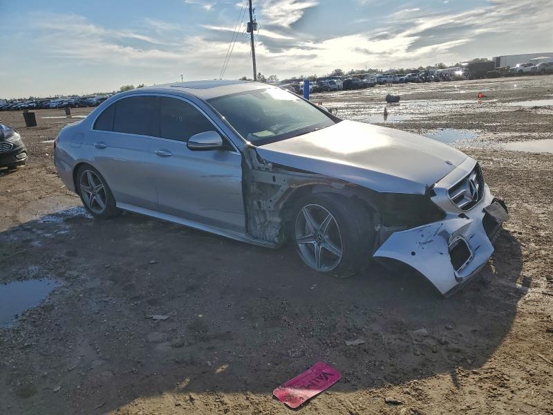 Фото 4 - MERCEDES-BENZ E-CLASS