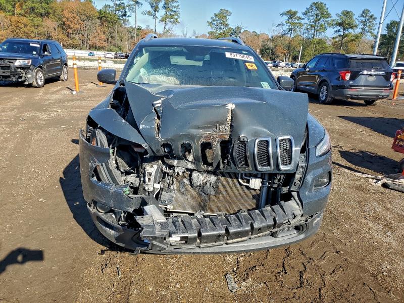 JEEP CHEROKEE 2018 VIN 1C4PJLLB8JD605615