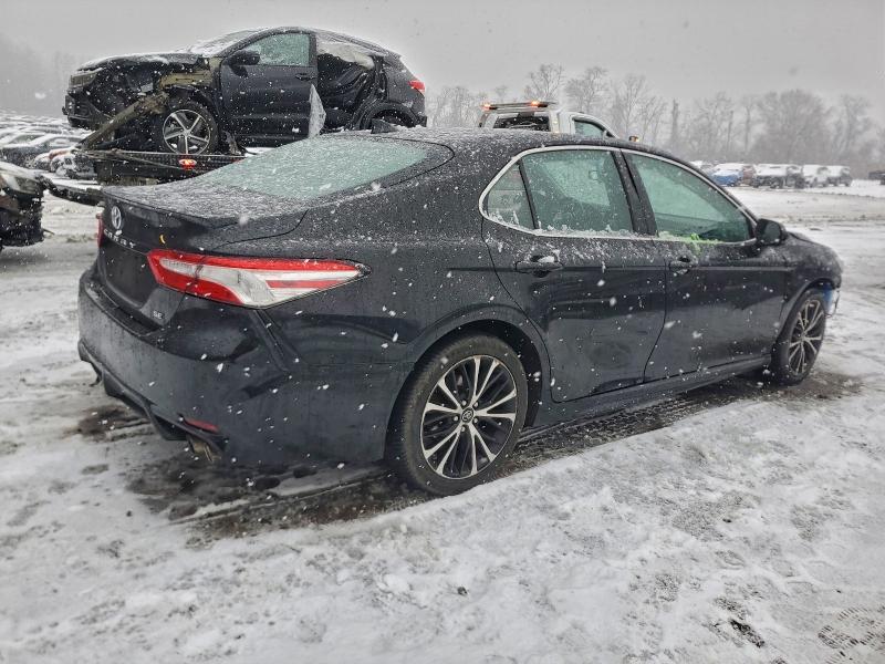 Фото 3 - TOYOTA CAMRY