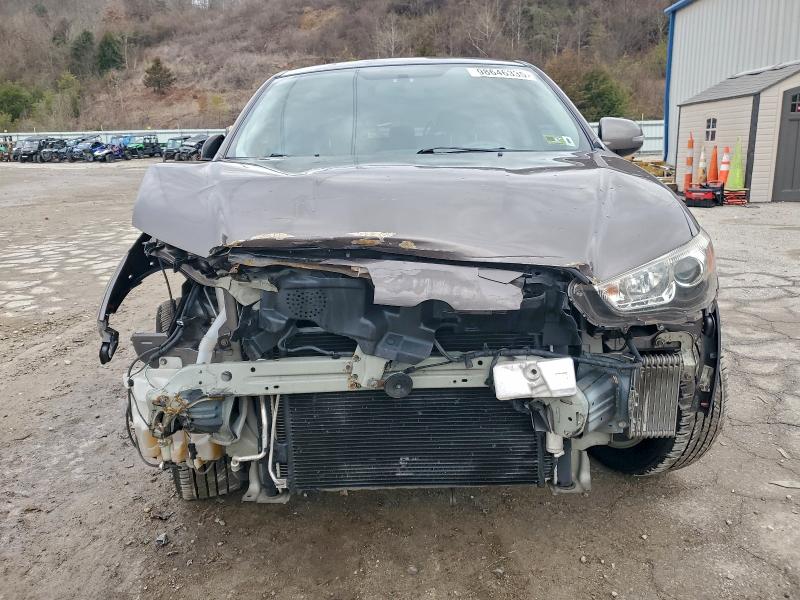 Фото 5 - MITSUBISHI OUTLANDER