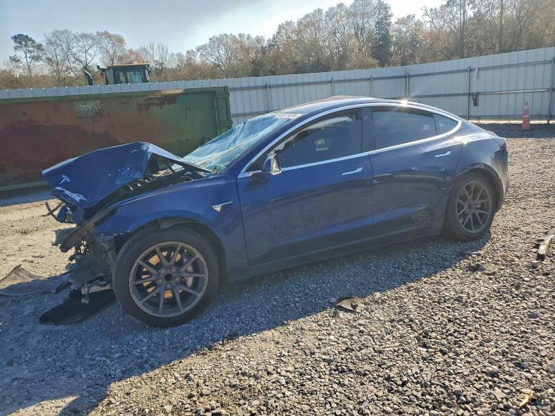 Фото 1 - TESLA MODEL 3