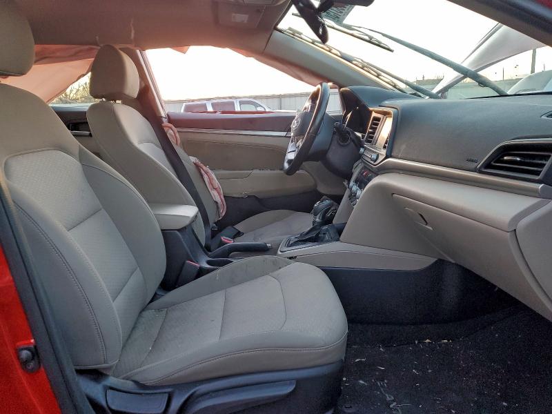 Фото 7 - HYUNDAI ELANTRA