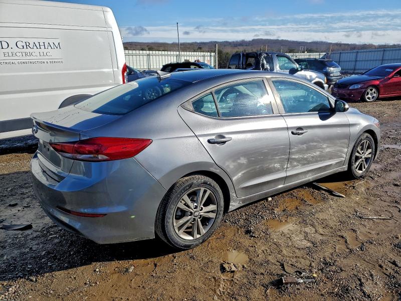 Фото 3 - HYUNDAI ELANTRA