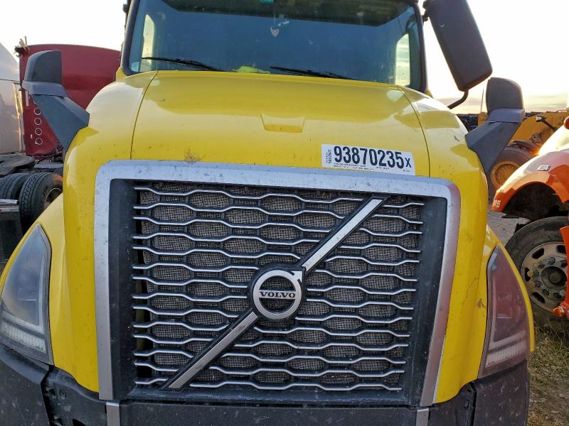 Фото 7 - VOLVO VN