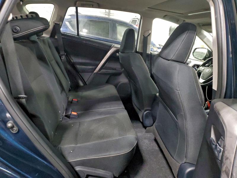 Фото 10 - TOYOTA RAV4