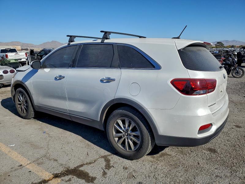 Фото 2 - KIA SORENTO