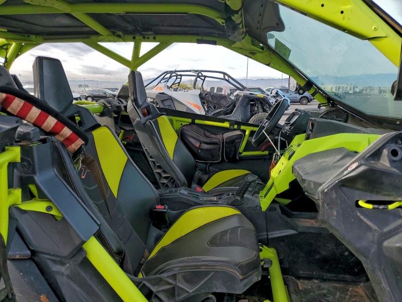 CAN-AM MAVERICK X 2020