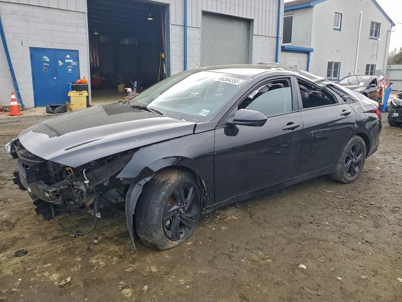 Фото 1 - HYUNDAI ELANTRA